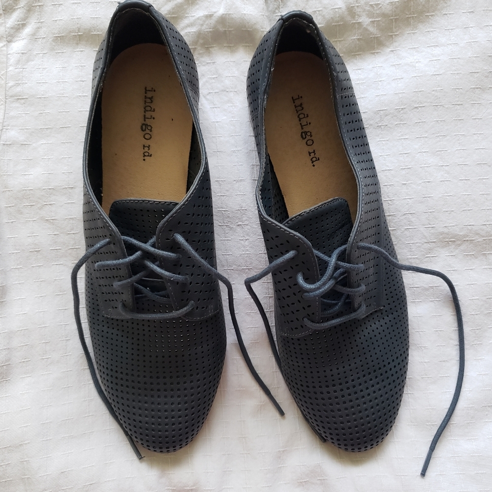 Cutout oxfords